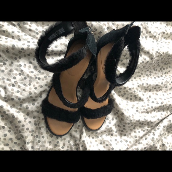 Ugg fluff heels - Picture 5 of 5
